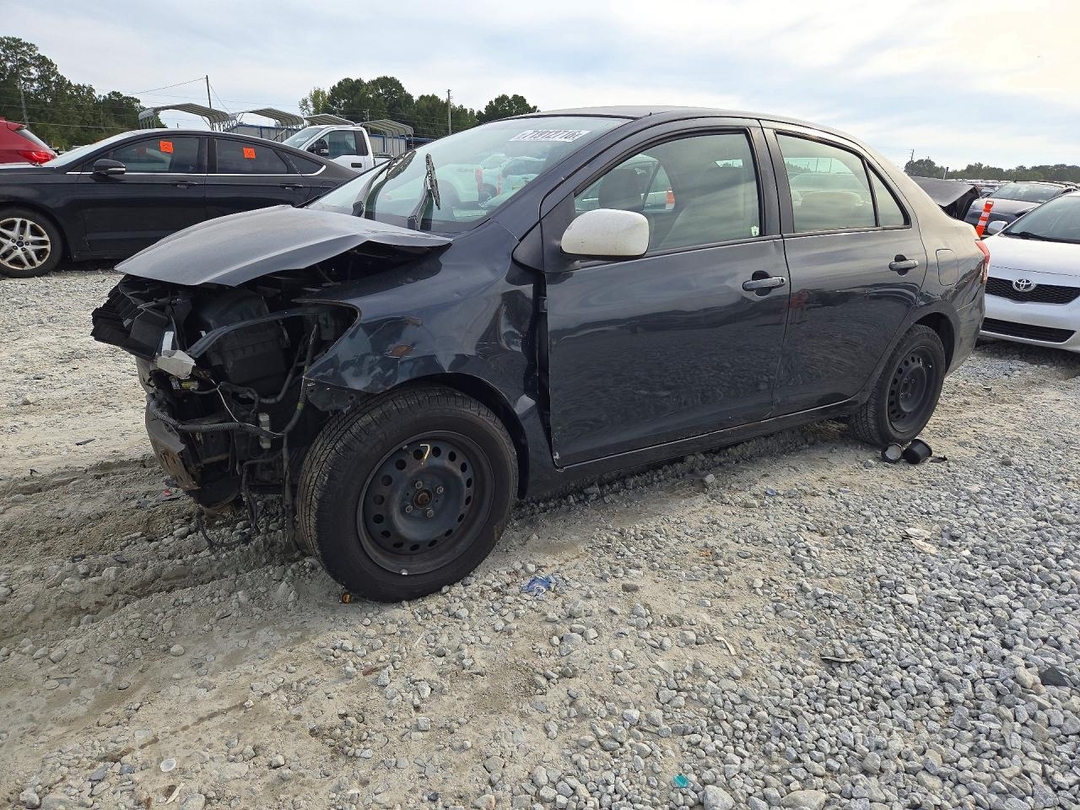 Vue de 2008 TOYOTA YARIS BASE, angle 1