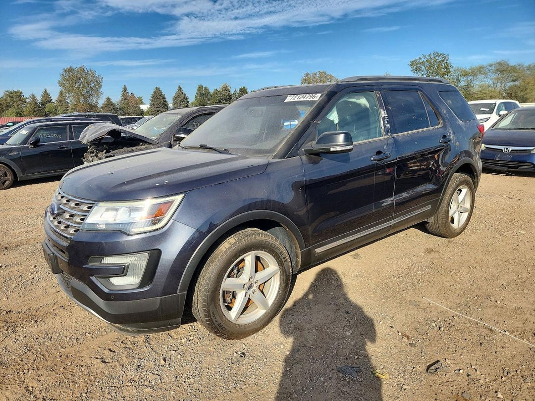 Vue de 2017 FORD EXPLORER XLT, angle 1