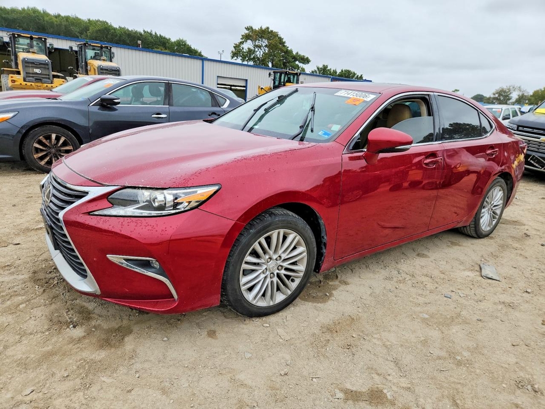 Vue de 2016 LEXUS ES 350, angle 1
