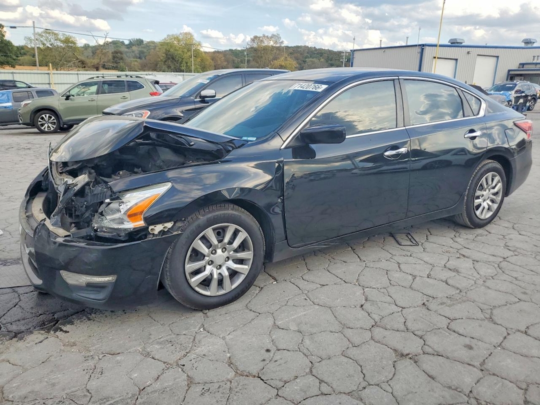 Вид 2014 NISSAN ALTIMA 2.5 S, угол 1