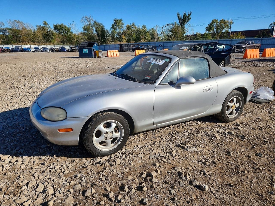 Вид 2000 MAZDA MX-5 MIATA, угол 1