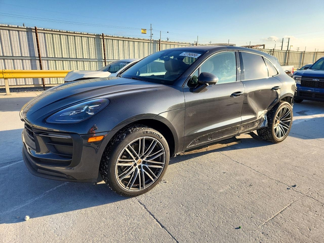 منظر 2023 PORSCHE MACAN BASE، زاوية 1