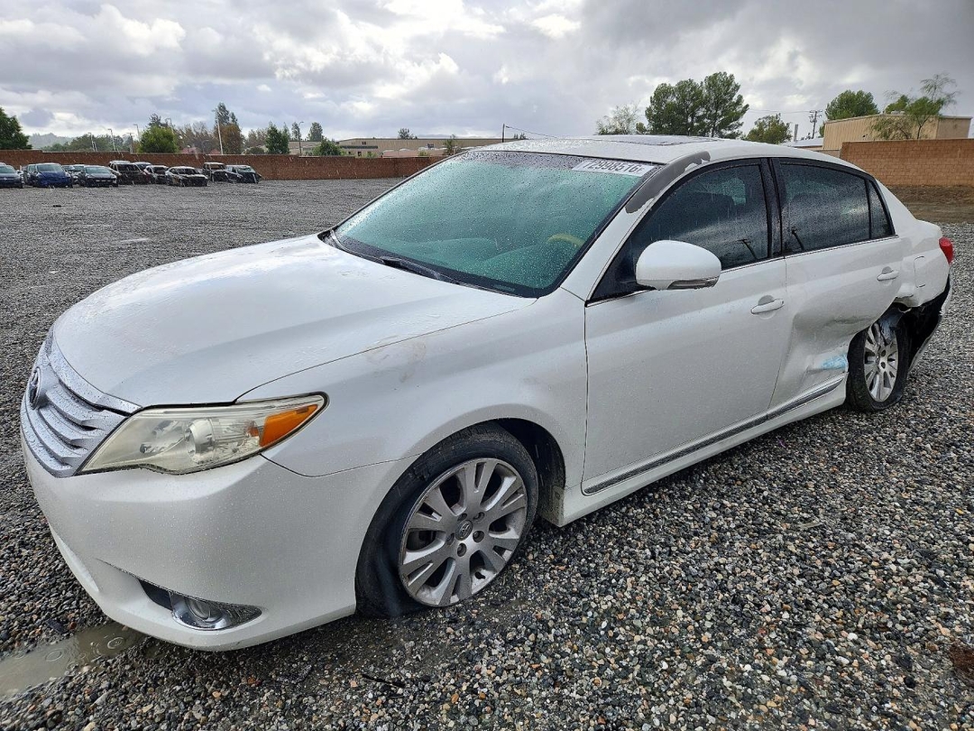 منظر 2011 TOYOTA AVALON BASE، زاوية 1