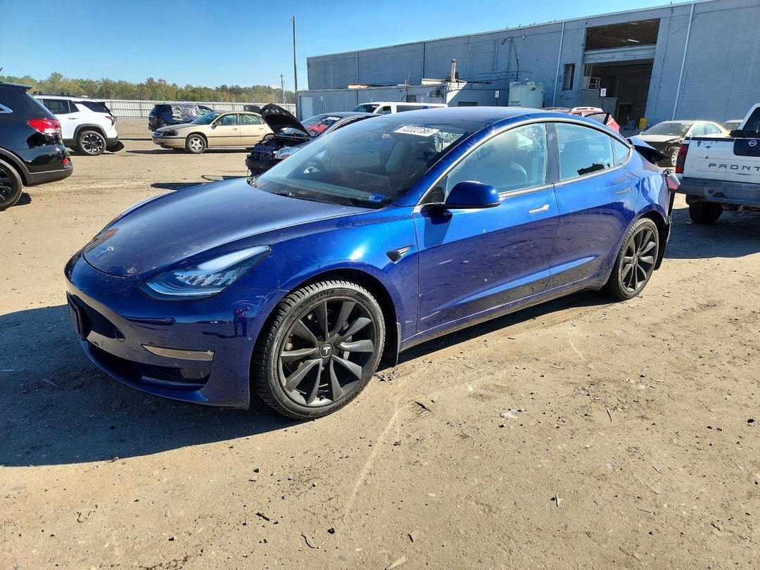 Vue de 2018 TESLA MODEL 3, angle 1