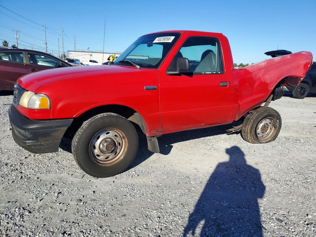 Вид 2001 MAZDA B2500, угол 1