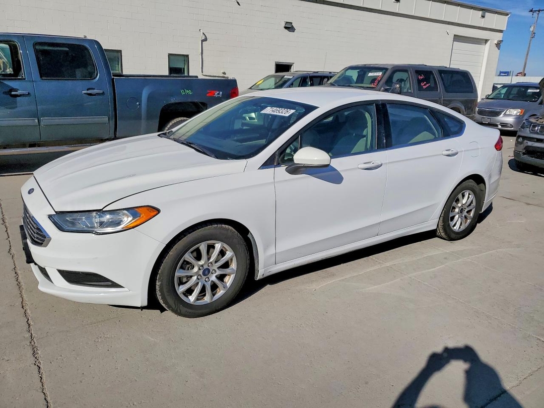 Vista de 2018 FORD FUSION S, ángulo 1