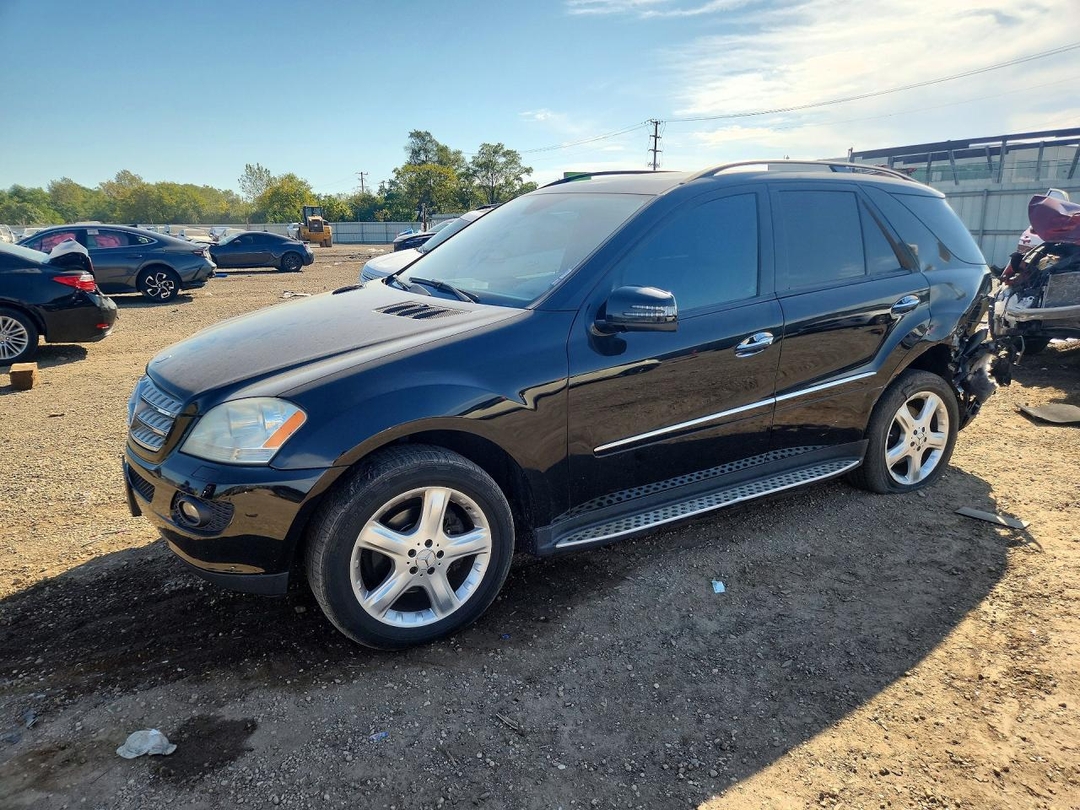 Вид 2007 MERCEDES-BENZ ML 350, угол 1