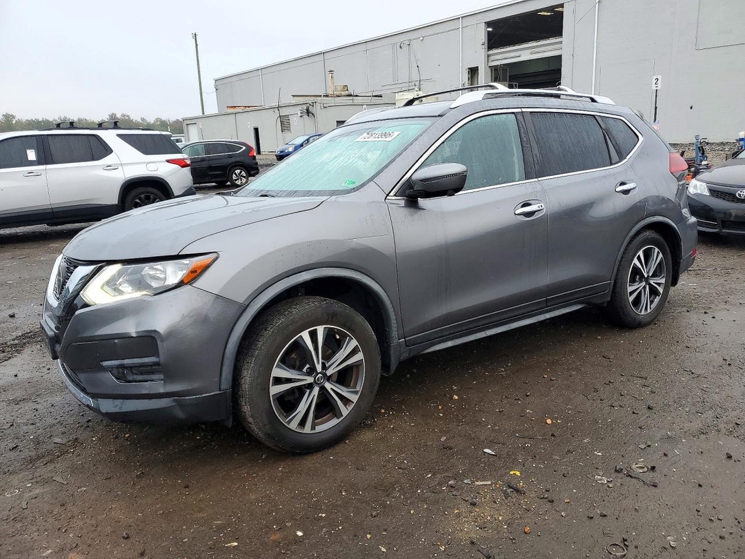 منظر 2019 NISSAN ROGUE SV، زاوية 1
