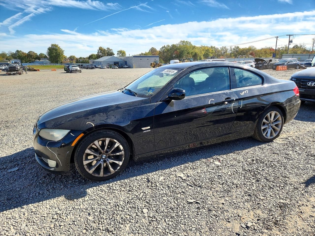 منظر 2010 BMW 335 XI، زاوية 1