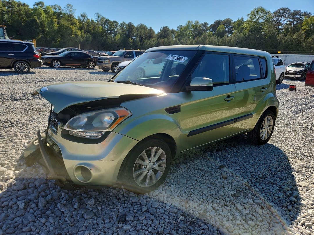 Вид 2013 KIA SOUL +, угол 1