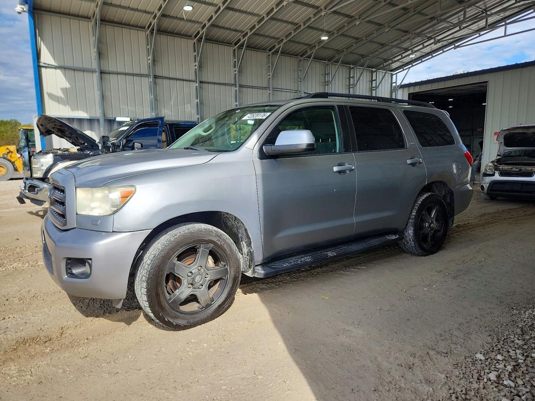 منظر 2015 TOYOTA SEQUOIA SR5، زاوية 1