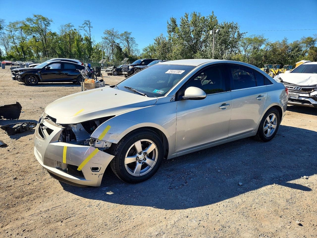 Вид 2014 CHEVROLET CRUZE LT, угол 1