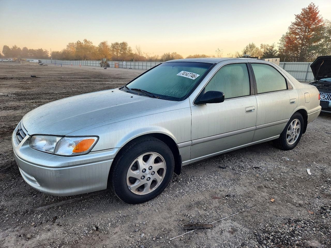 منظر 2000 TOYOTA CAMRY LE، زاوية 1
