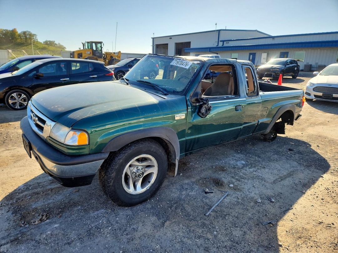 منظر 2001 MAZDA B4000 CAB PLUS، زاوية 1