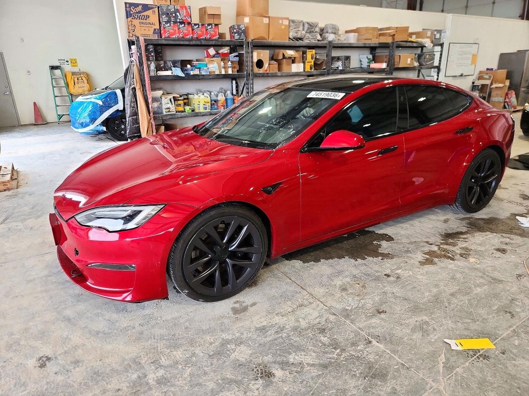Vista de 2021 TESLA MODEL S, ángulo 1