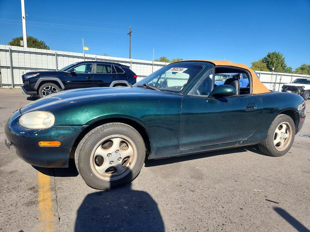منظر 1999 MAZDA MX-5 MIATA، زاوية 1