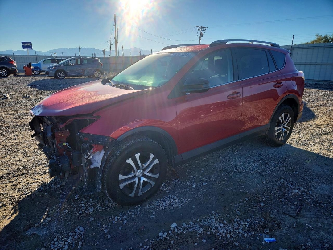 منظر 2016 TOYOTA RAV4 LE، زاوية 1
