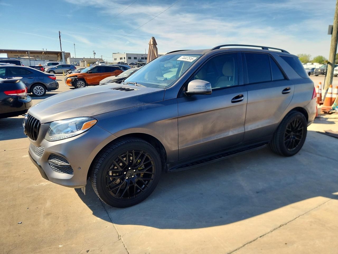 منظر 2018 MERCEDES-BENZ GLE 350، زاوية 1