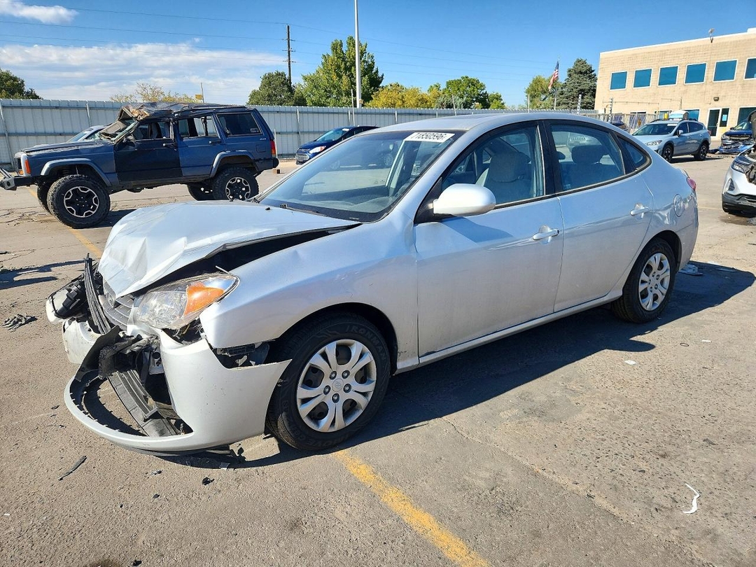 Vue de 2009 HYUNDAI ELANTRA GLS, angle 1