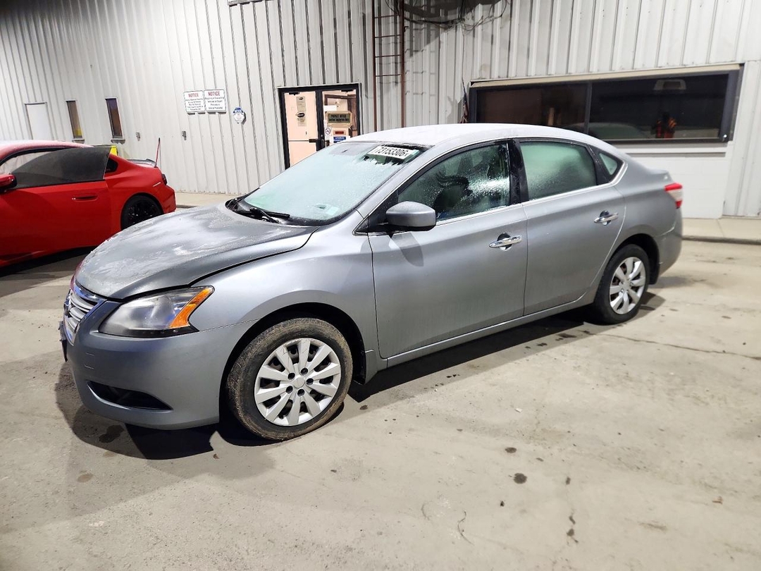 Vue de 2013 NISSAN SENTRA S, angle 1