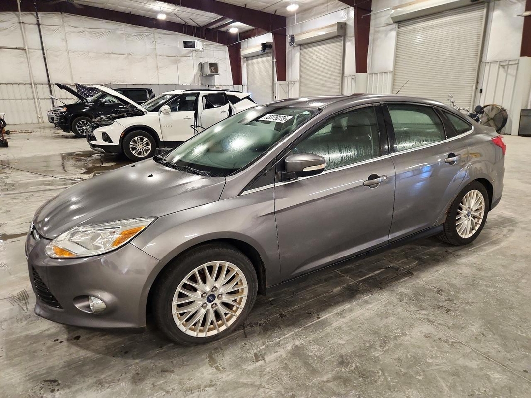 Vista de 2012 FORD FOCUS SEL, ángulo 1