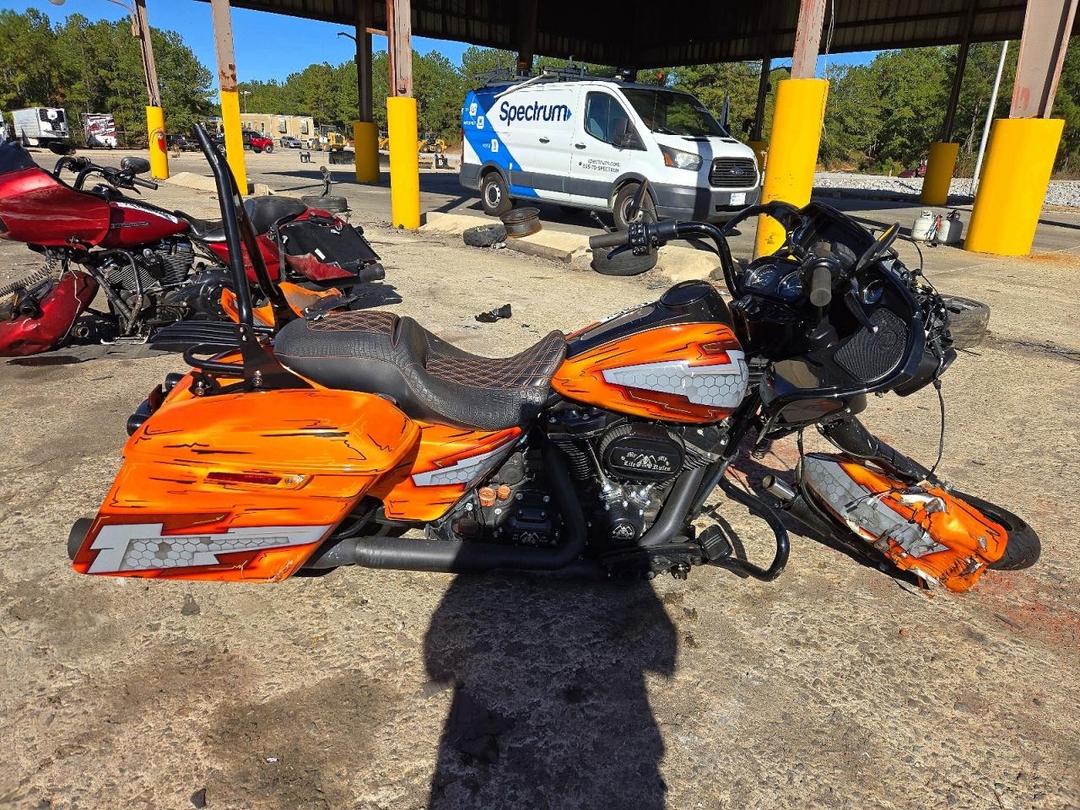 Vue de 2023 HARLEY-DAVIDSON FLTRXS, angle 1
