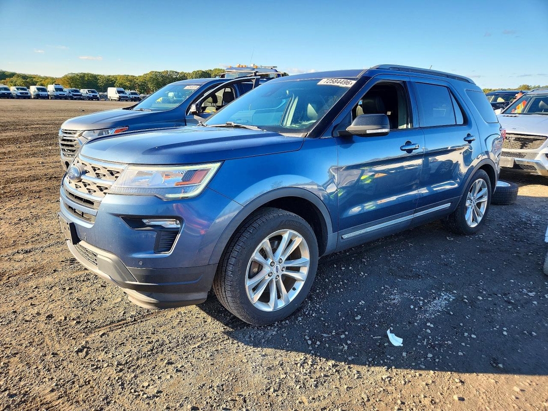 Вид 2018 FORD EXPLORER XLT, угол 1