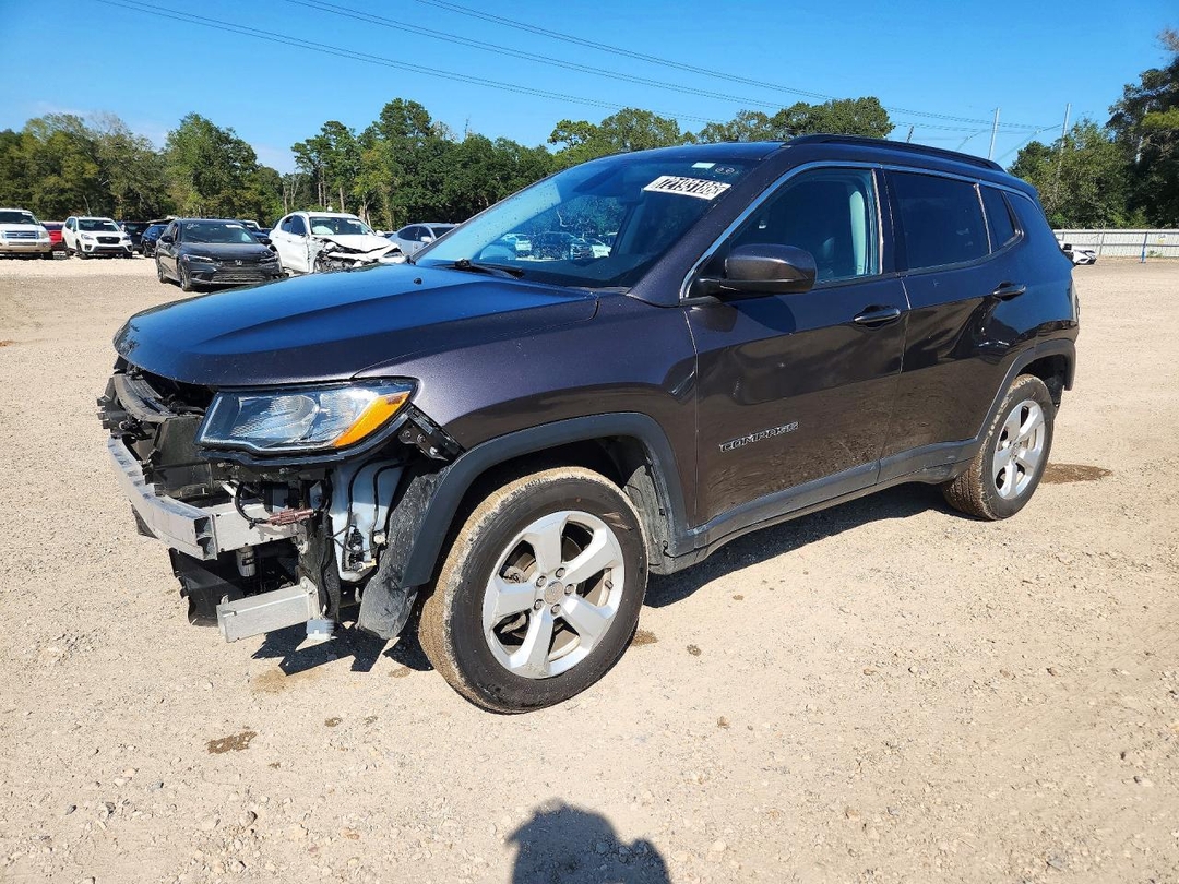 Vue de 2021 JEEP COMPASS LATITUDE, angle 1