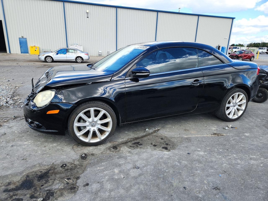 Вид 2011 VOLKSWAGEN EOS LUX, угол 1