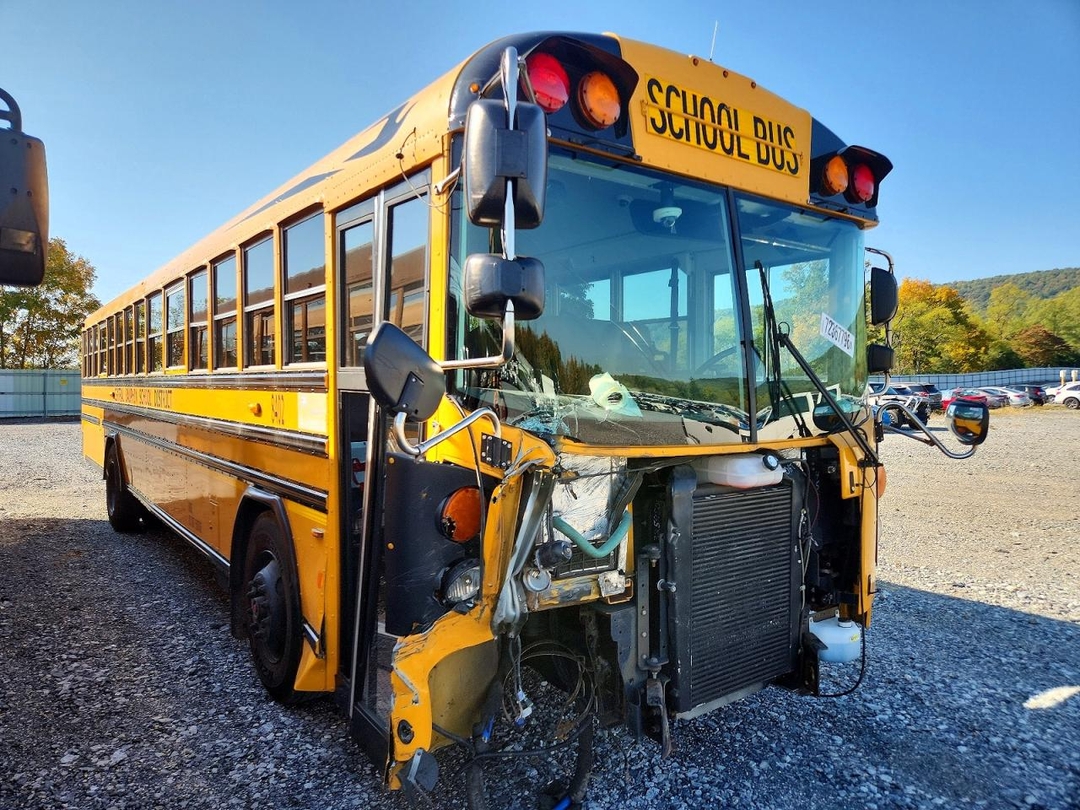 Vista de 2017 BLUE BIRD ALL AMERICAN SCHOOL BUS, ángulo 1