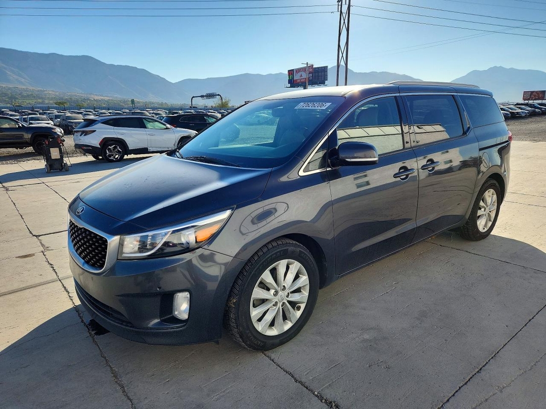 منظر 2017 KIA SEDONA EX، زاوية 1