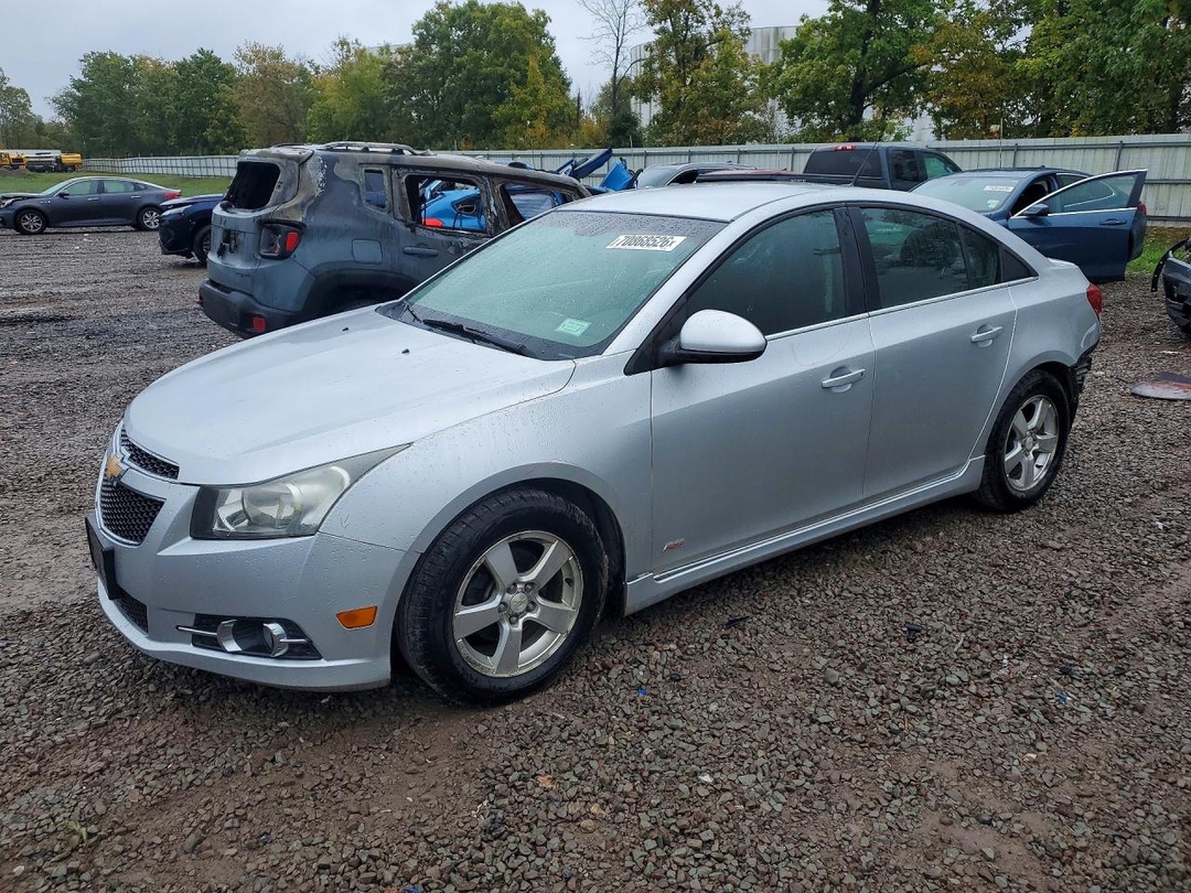 منظر 2011 CHEVROLET CRUZE LT، زاوية 1