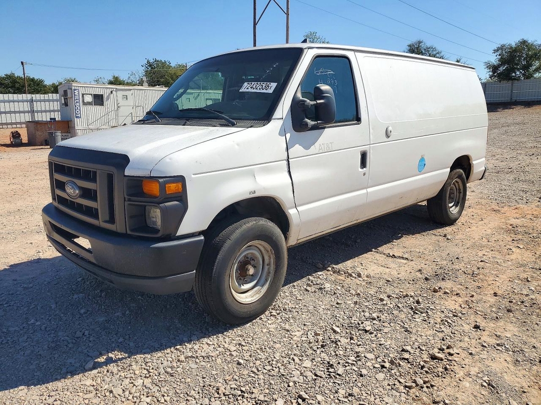 Vista de 2011 FORD E250 DELIVERY VAN, ángulo 1