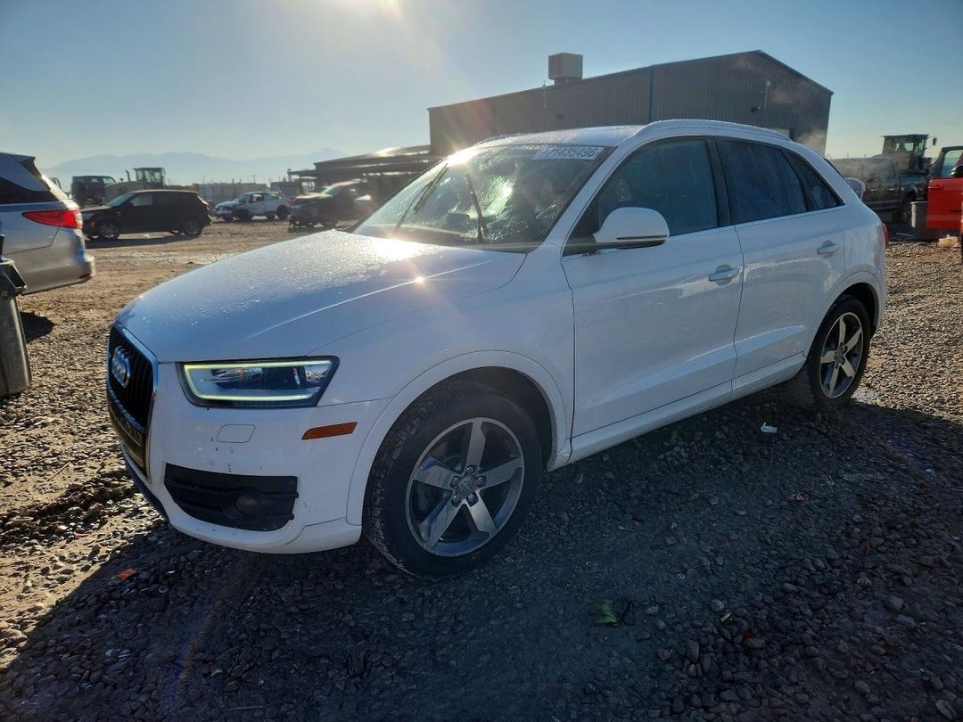 Vedere 2015 AUDI Q3 PRESTIGE, unghi 1