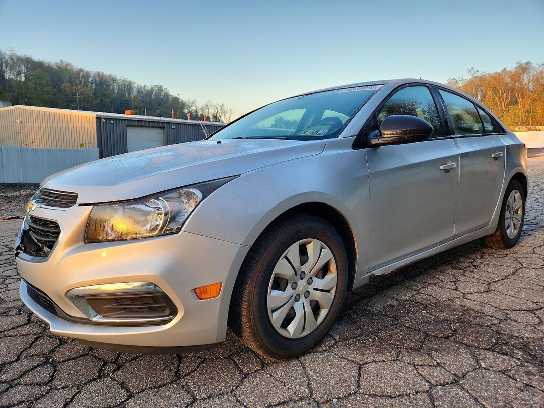 Вид 2016 CHEVROLET CRUZE LIMITED LS, угол 1