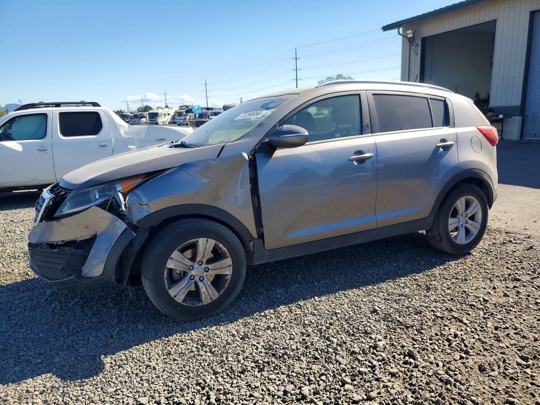 Vista de 2013 KIA SPORTAGE LX, ángulo 1