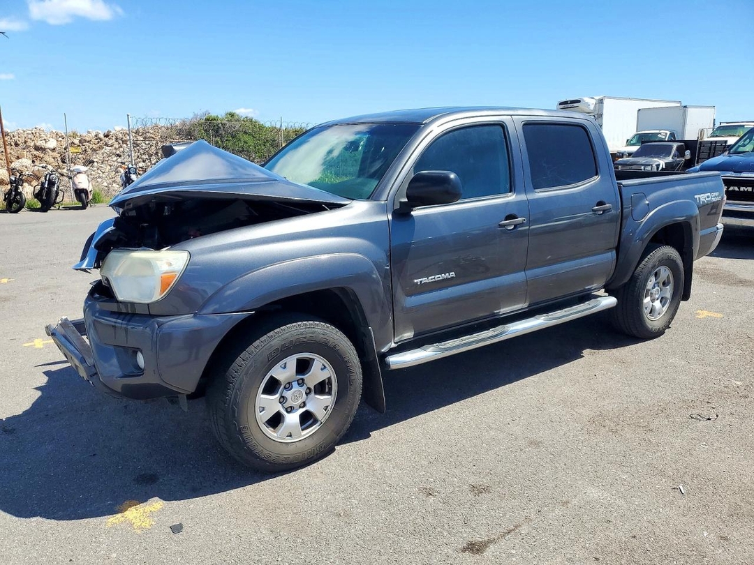 Vista de 2014 TOYOTA TACOMA DOUBLE CAB PRERUNNER, ángulo 1