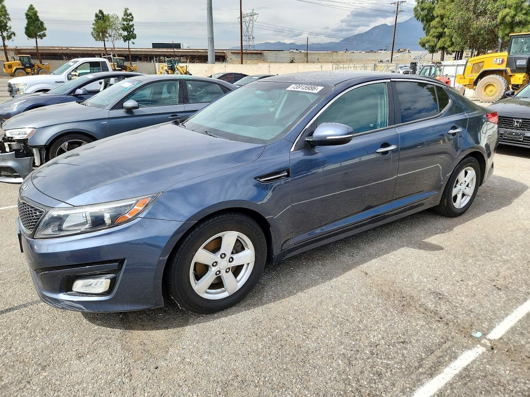 منظر 2015 KIA OPTIMA LX، زاوية 1