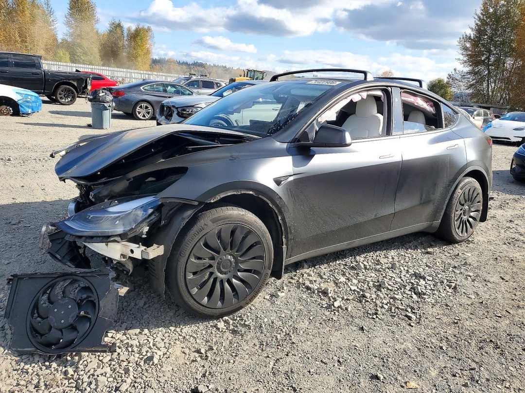 Vue de 2023 TESLA MODEL Y, angle 1