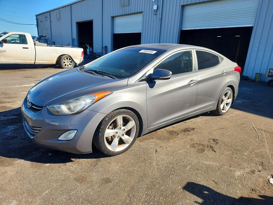 Vista de 2013 HYUNDAI ELANTRA LIMITED, ángulo 1