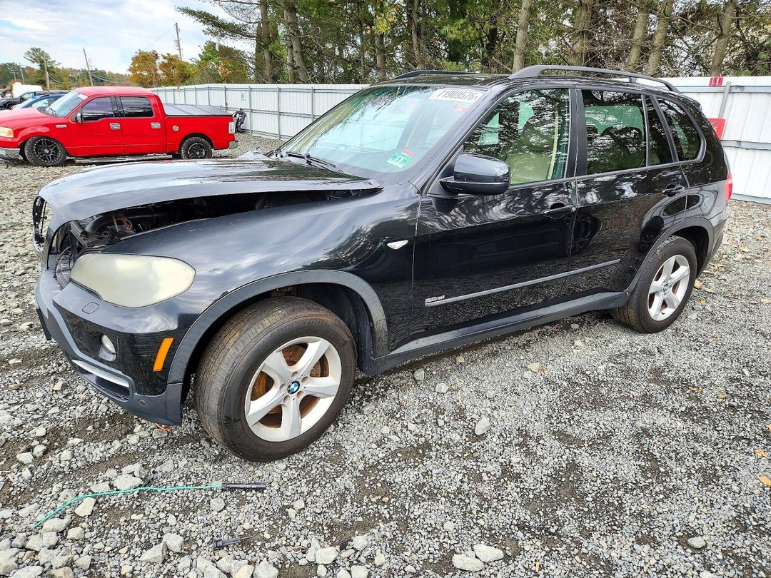 Vue de 2008 BMW X5 3.0I, angle 1