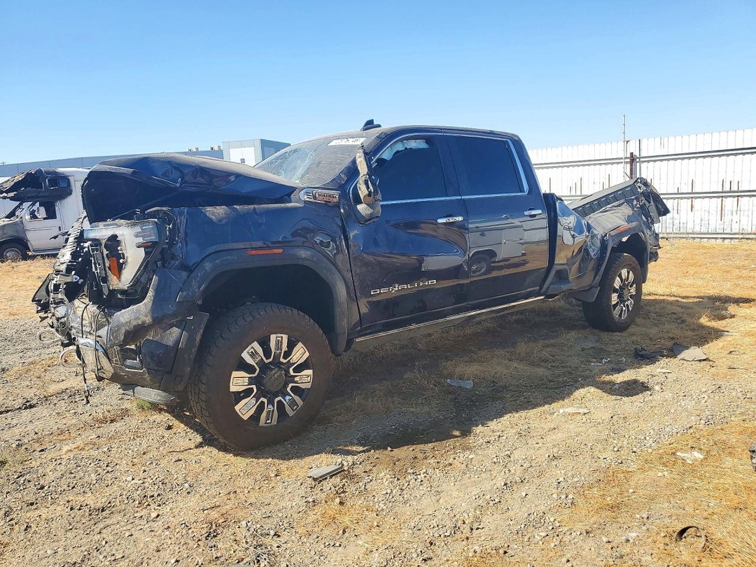 Вид 2025 GMC SIERRA K2500 DENALI, угол 1