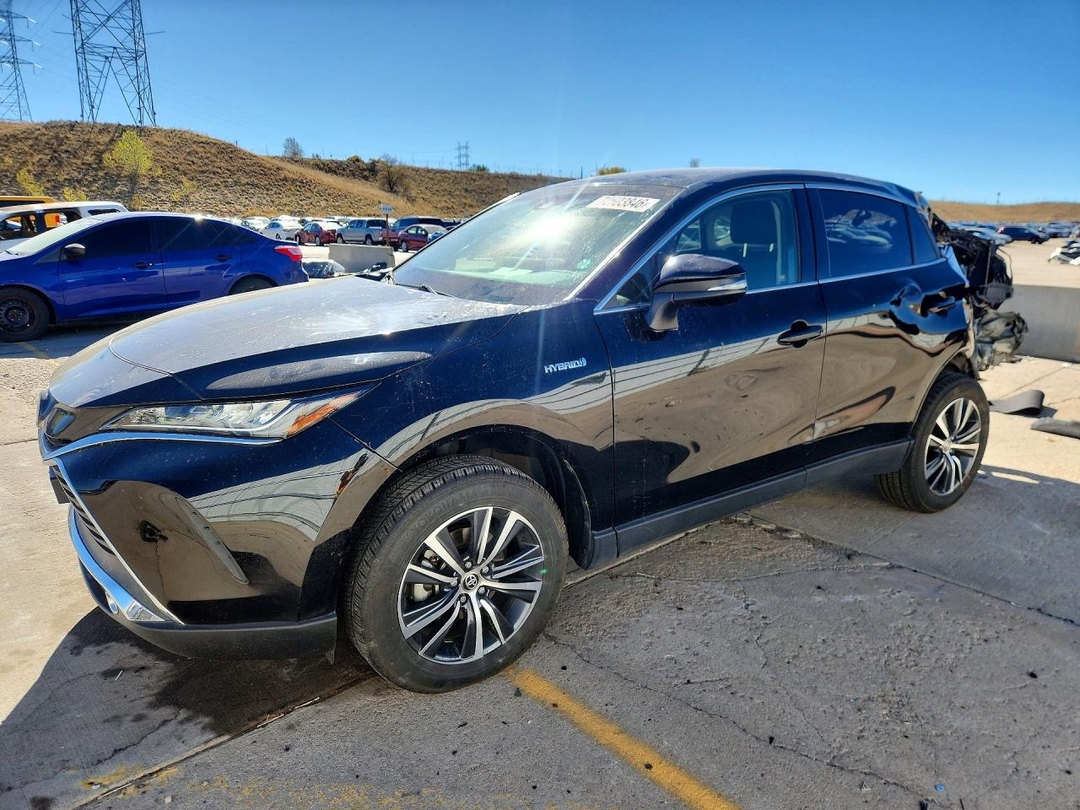 Vista de 2021 TOYOTA VENZA LE, ángulo 1