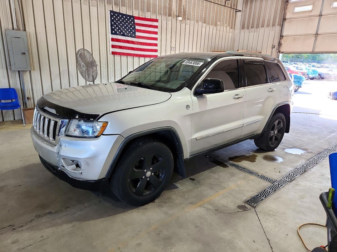 منظر 2011 JEEP GRAND CHEROKEE LAREDO، زاوية 1