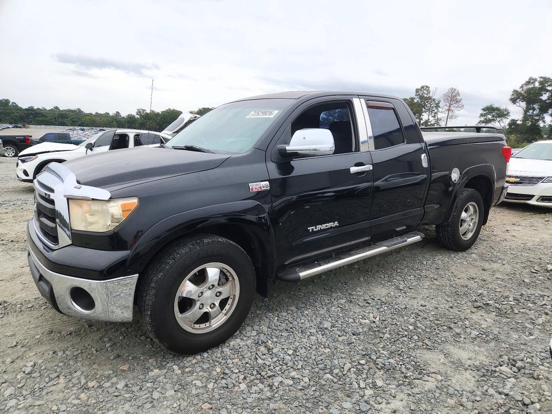 Vue de 2010 TOYOTA TUNDRA DOUBLE CAB SR5, angle 1
