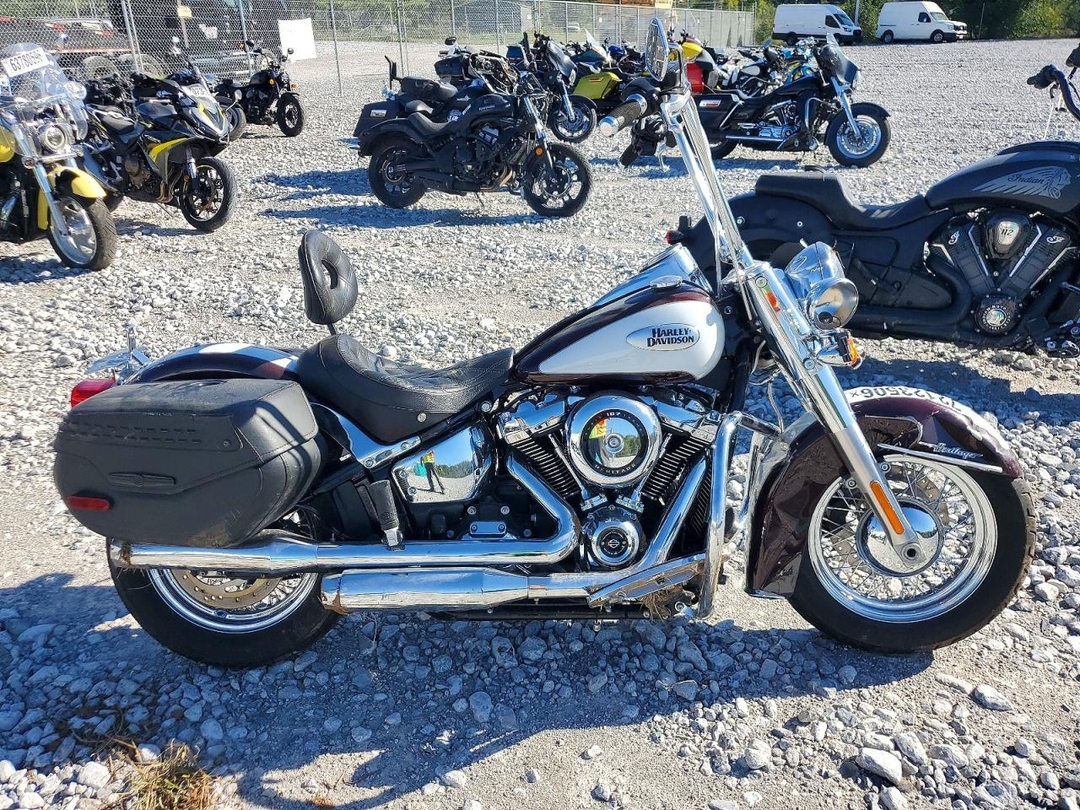Вид 2021 HARLEY-DAVIDSON FLHC HERITAGE CLASSIC, угол 1