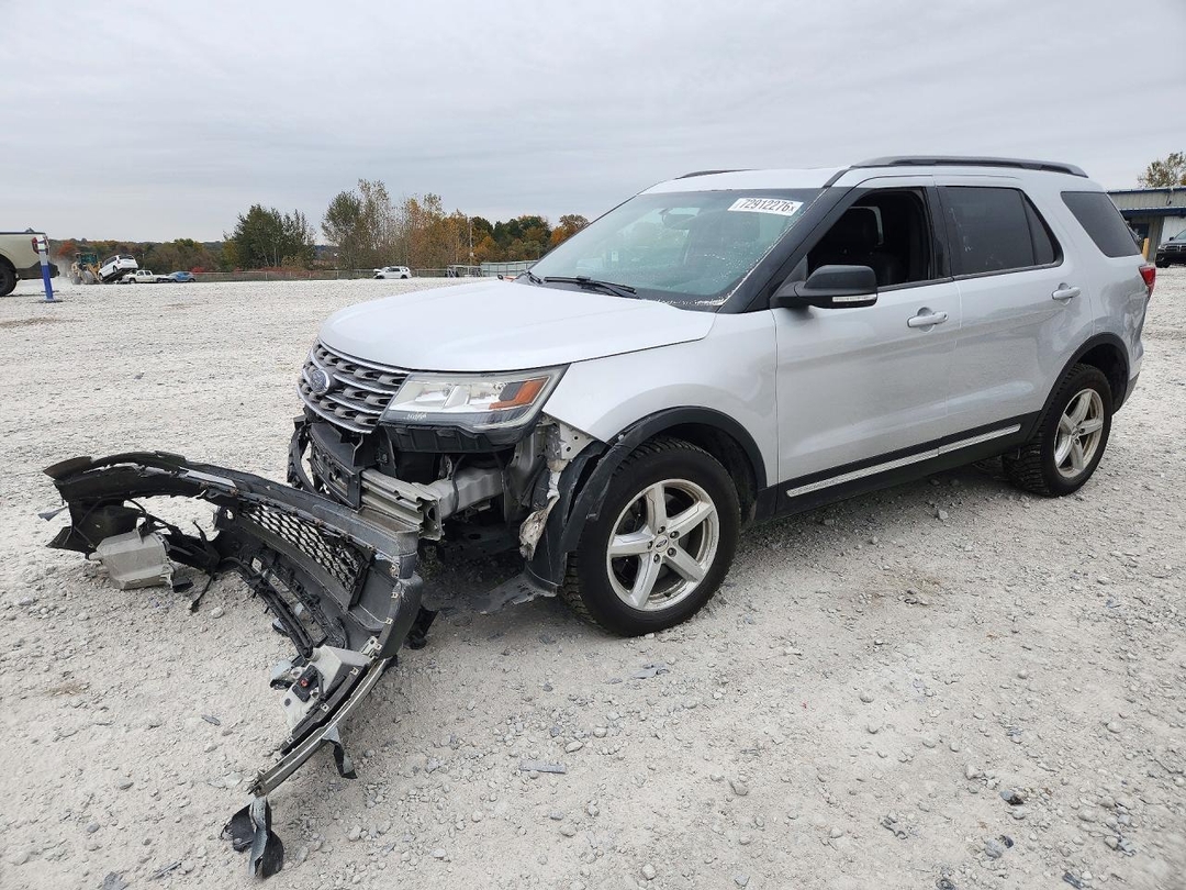 Vue de 2016 FORD EXPLORER XLT, angle 1