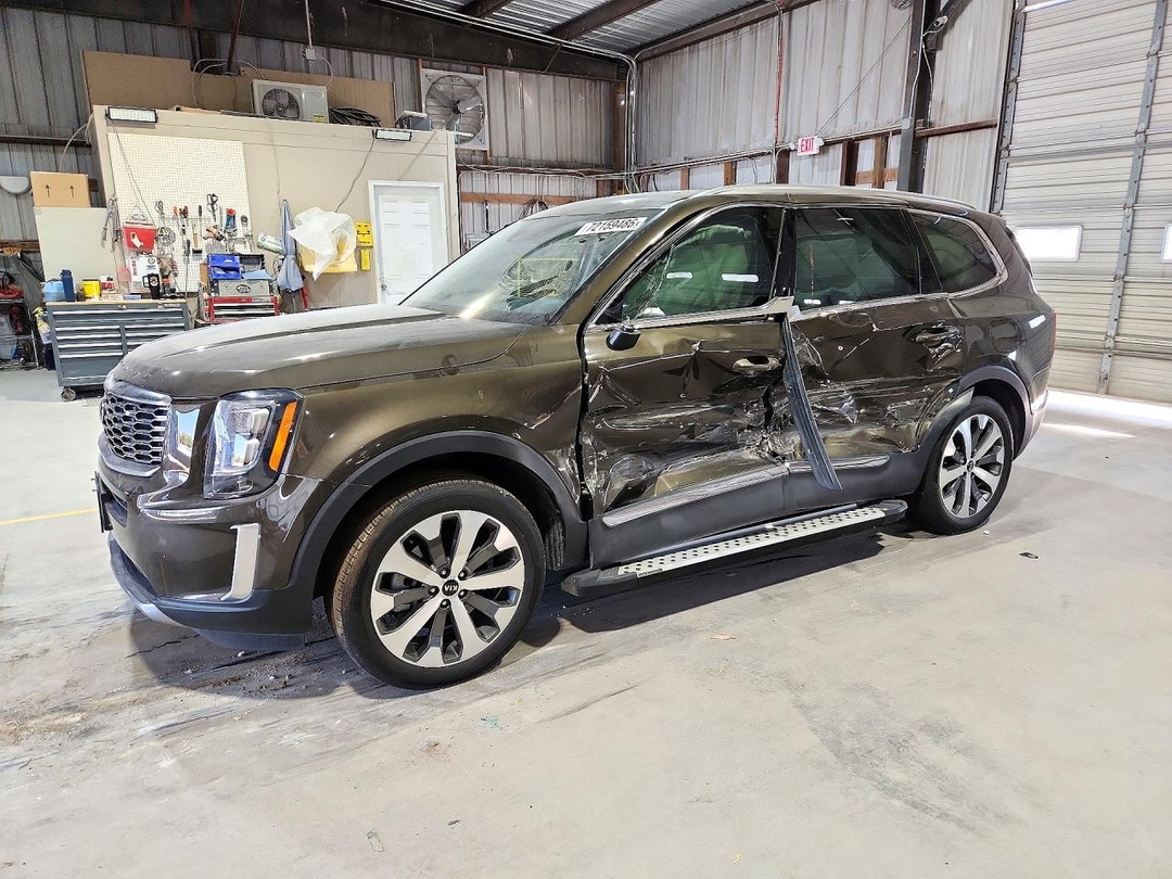 Vista de 2021 KIA TELLURIDE EX, ángulo 1