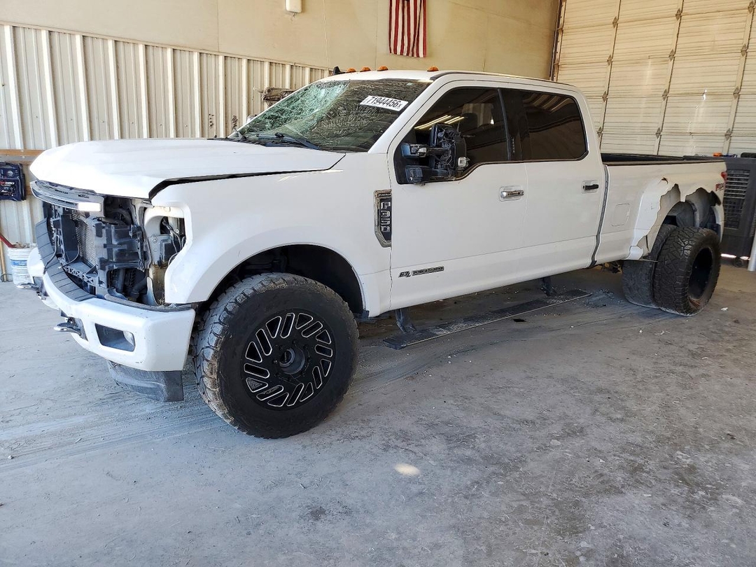 Vue de 2019 FORD F350 SUPER DUTY, angle 1