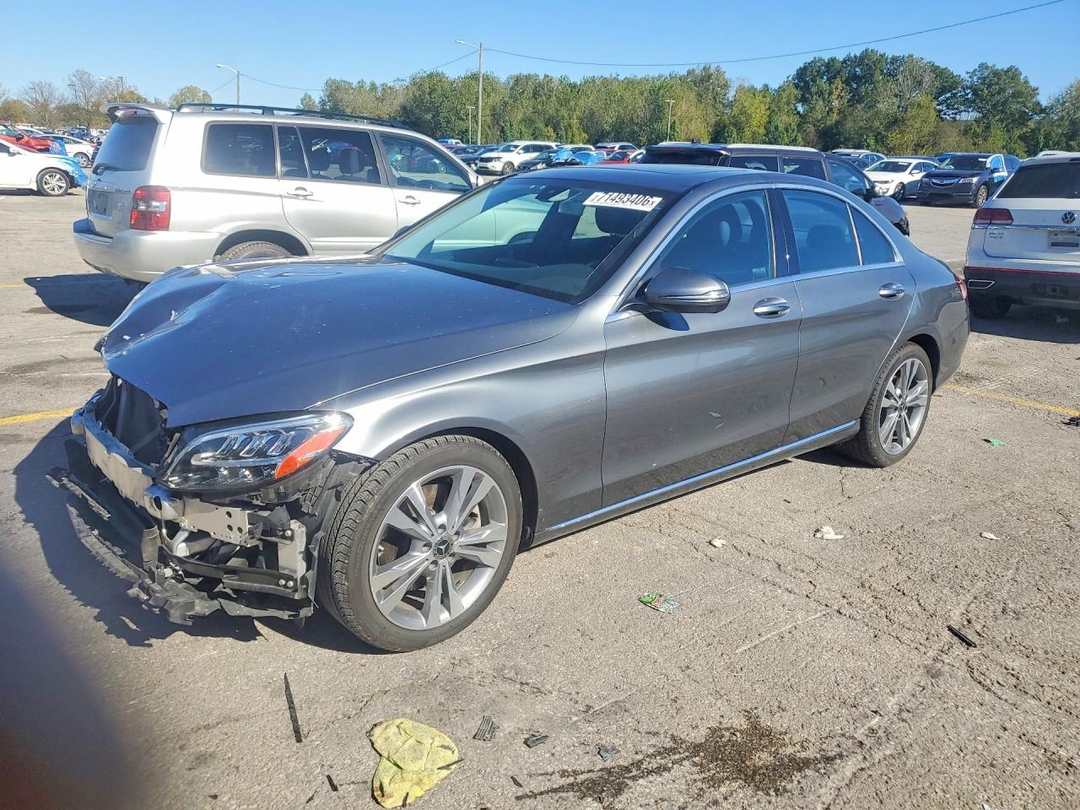 Vedere 2019 MERCEDES-BENZ C 300, unghi 1